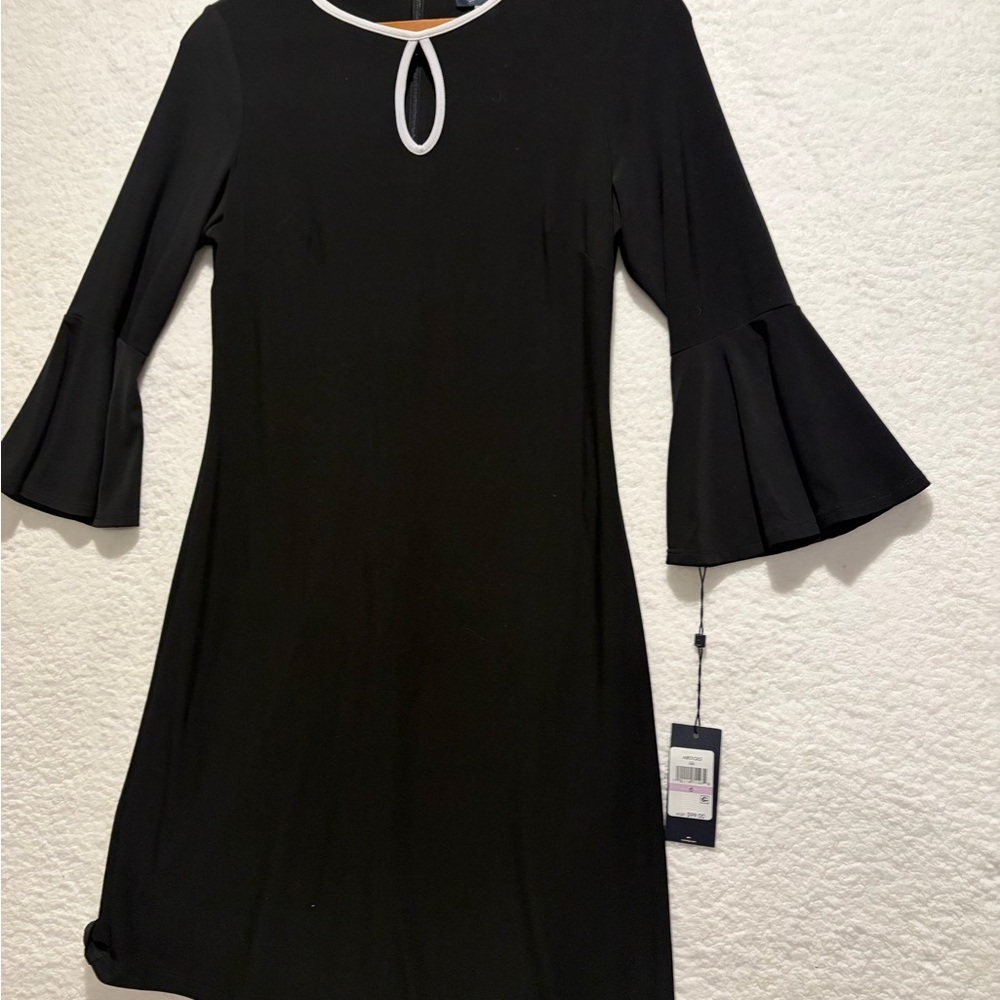 Black Bell-Sleeve Dress with Keyhole Neckline graduation party dress size 6